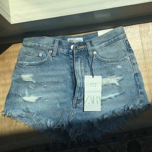 Zara high rise frayed jean shorts